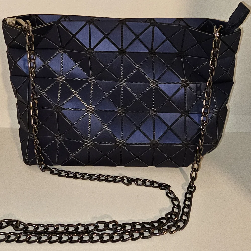 Geometric Blue Purse With Gunmetal Removable Chain - EUC